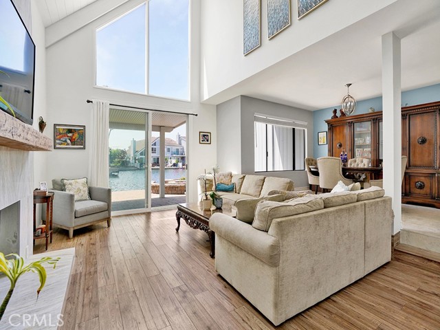 Detail Gallery Image 3 of 63 For 3842 Montego Dr, Huntington Beach,  CA 92649 - 4 Beds | 3 Baths