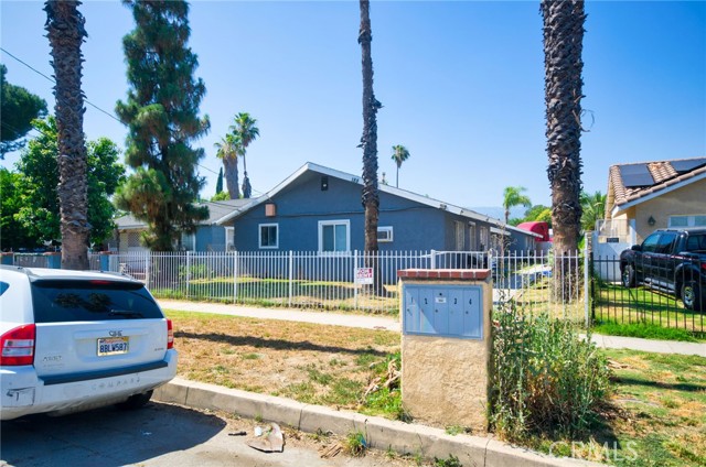 188 E 11th Street, San Bernardino CA: https://media.crmls.org/medias/1f5a27bd-4493-46f9-8396-fe381b0c8289.jpg