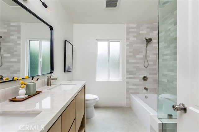 Detail Gallery Image 16 of 21 For 4057 Woodcliff Rd, Sherman Oaks,  CA 91403 - 3 Beds | 2/1 Baths