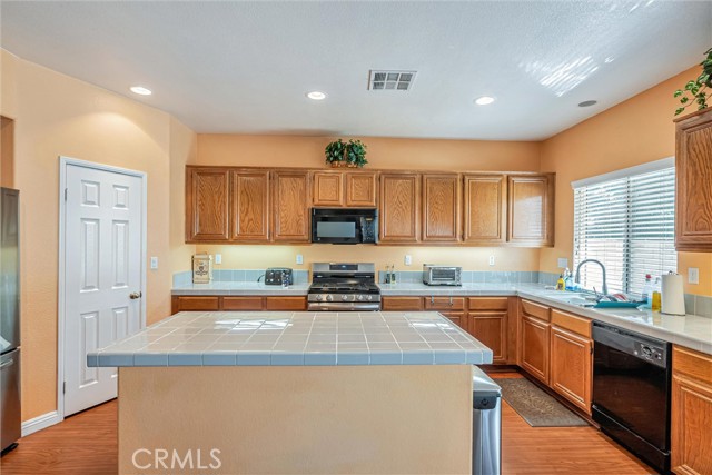 3116 Kilt, Lancaster CA: https://media.crmls.org/medias/1f5a6785-4d27-46a8-9ed3-40240a88c849.jpg