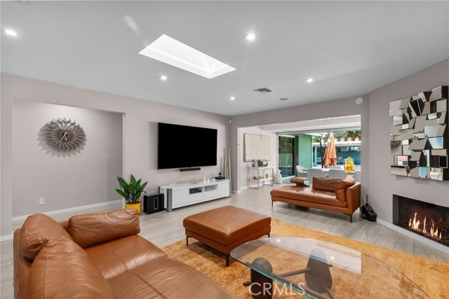 3051 Gertrude Avenue, La Crescenta CA: https://media.crmls.org/medias/1f5aed16-71f8-429c-bf5e-0132db9aa77d.jpg
