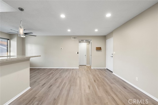 Detail Gallery Image 7 of 20 For 12563 Bradley Ave #13,  Sylmar,  CA 91342 - 1 Beds | 1 Baths