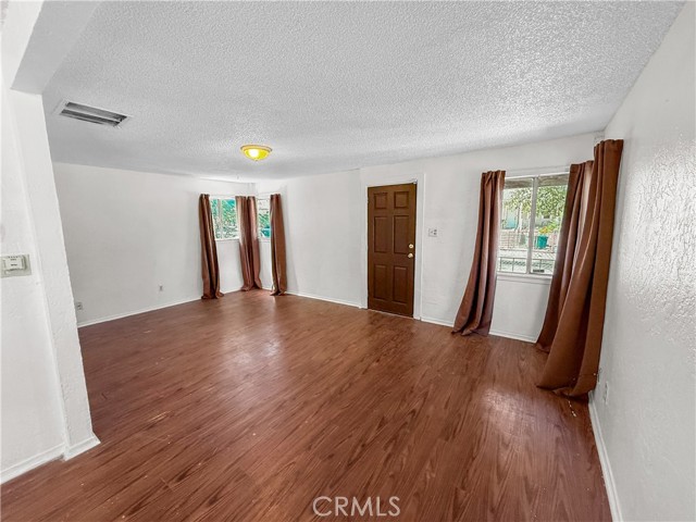 Detail Gallery Image 9 of 37 For 2025 Gray St, Oroville,  CA 95965 - 2 Beds | 2 Baths