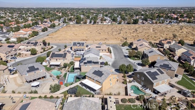 Detail Gallery Image 8 of 29 For 43237 Melody Ln, Lancaster,  CA 93535 - 5 Beds | 3 Baths