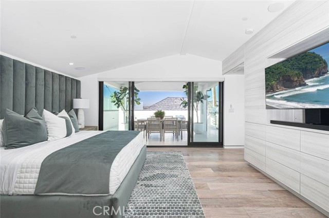 1034 W Balboa Boulevard, Newport Beach CA: https://media.crmls.org/medias/1f5de0d1-86f4-44c6-bb37-55dd11a11419.jpg