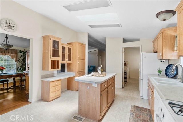 1245 W Cienega Avenue, San Dimas CA: https://media.crmls.org/medias/1f5f3062-3258-4e91-bd55-1aa8d5c1f357.jpg