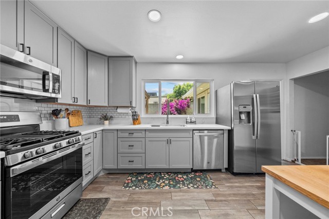 222 Phlox Avenue, Redlands CA: https://media.crmls.org/medias/1f5f6eb3-854e-4d14-bcdf-647594d55a18.jpg