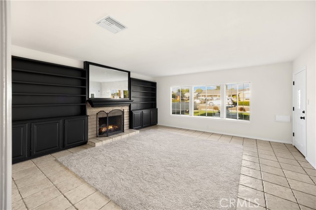 1333 N Council Avenue, Ontario CA: https://media.crmls.org/medias/1f5fbf16-9cdb-4e60-8eea-0b4f95e583e1.jpg