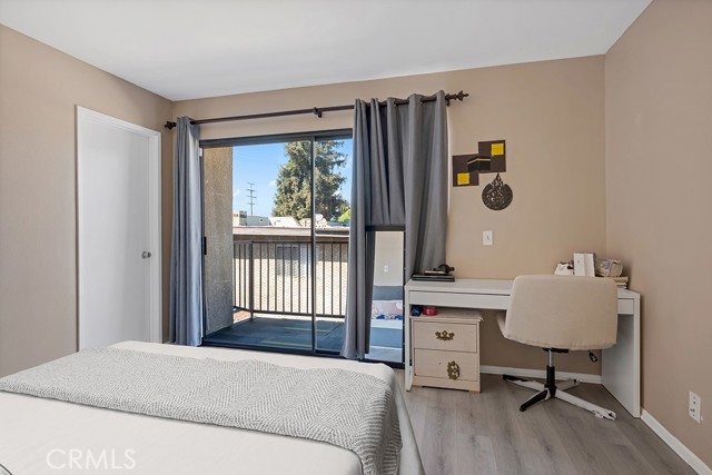 Detail Gallery Image 14 of 32 For 8834 Willis Ave 2a,  Panorama City,  CA 91402 - 3 Beds | 2/1 Baths