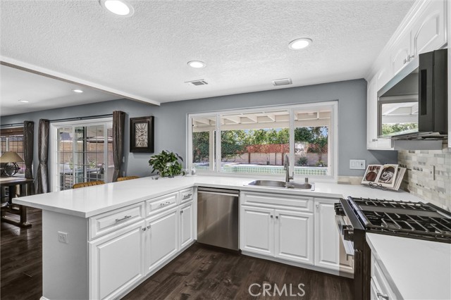 24301 Via Madrugada, Mission Viejo CA: https://media.crmls.org/medias/1f60f726-ca63-40fe-a531-a027ad30e49d.jpg
