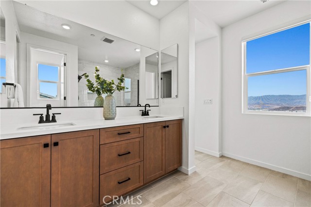 Detail Gallery Image 18 of 34 For 28528 Wildflower Terrace, Castaic,  CA 91384 - 3 Beds | 3 Baths