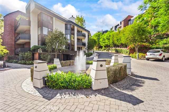 Detail Gallery Image 38 of 40 For 4720 Park Encino Ln #220,  Encino,  CA 91436 - 2 Beds | 2/1 Baths