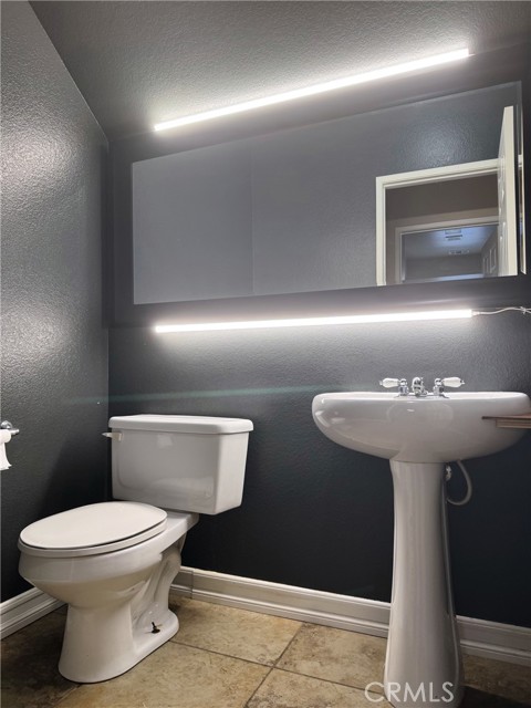 Detail Gallery Image 8 of 18 For 5771 Cairo Ct, Corona,  CA 92880 - 5 Beds | 3/1 Baths