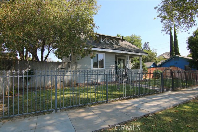 4255 4th St, Riverside, CA 92501