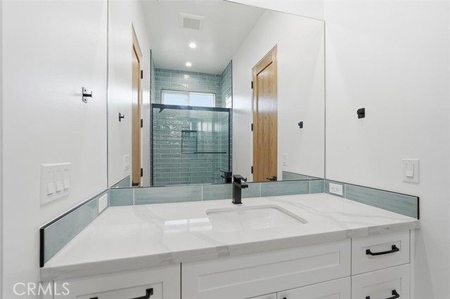 Detail Gallery Image 35 of 45 For 617 N Irena Ave #C,  Redondo Beach,  CA 90277 - 5 Beds | 3/1 Baths