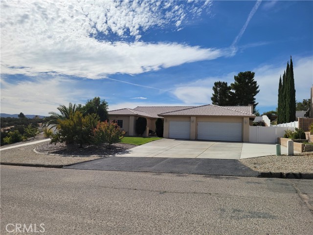 7022 Rio Vista, Hesperia CA: https://media.crmls.org/medias/1f65351c-66f8-4f62-b1ff-ae7fee79ab36.jpg