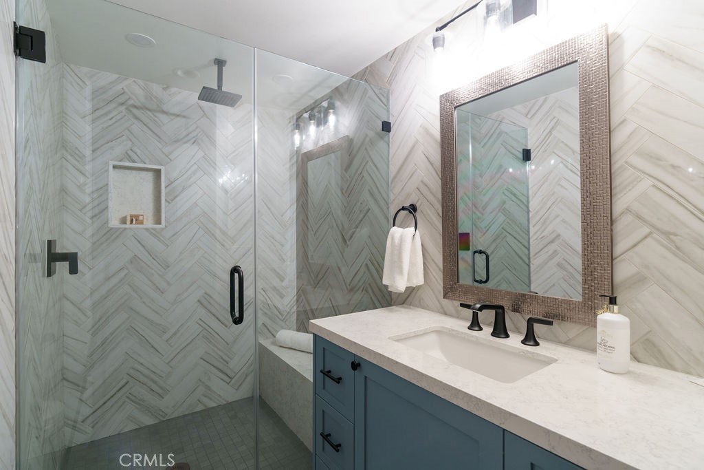 https://media.crmls.org/medias/1f656134-3575-48b0-98fa-518ff3685a26.jpg?preset=X-Large