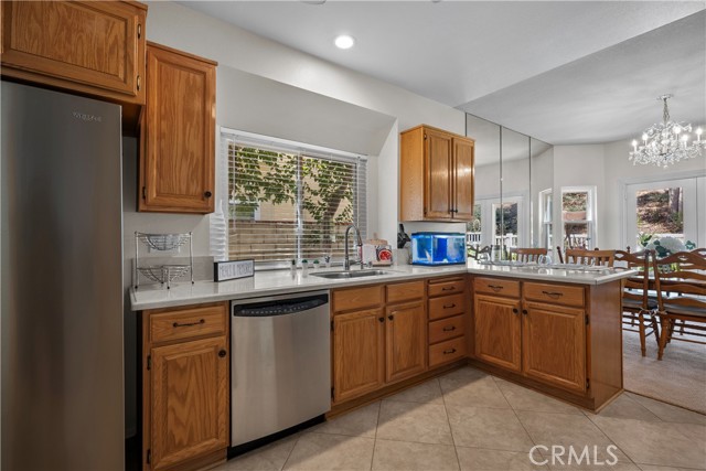 Detail Gallery Image 15 of 37 For 28551 Avocado Pl, Saugus,  CA 91390 - 3 Beds | 2/1 Baths