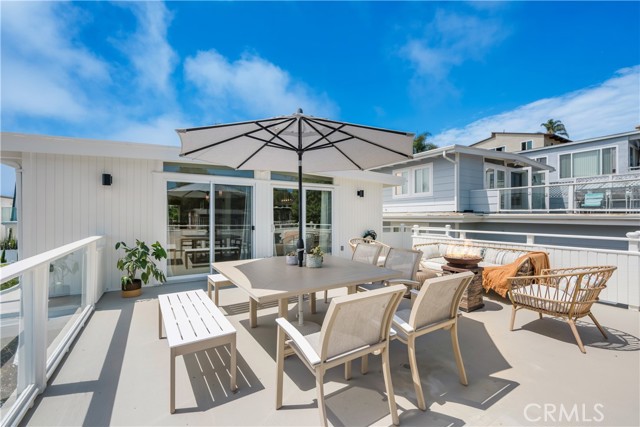 1071 Oro Street, Laguna Beach CA: https://media.crmls.org/medias/1f6684c6-959b-4c53-9712-31383c59c8dd.jpg