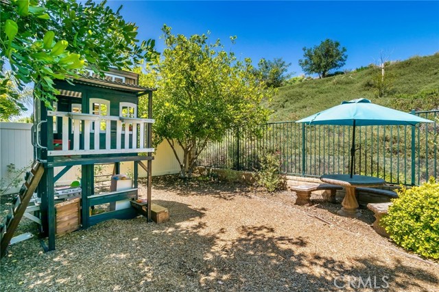 17138 Hickory Ridge Court, Canyon Country CA: https://media.crmls.org/medias/1f680d3e-c9d2-49ad-9e97-06ccce1c19f7.jpg