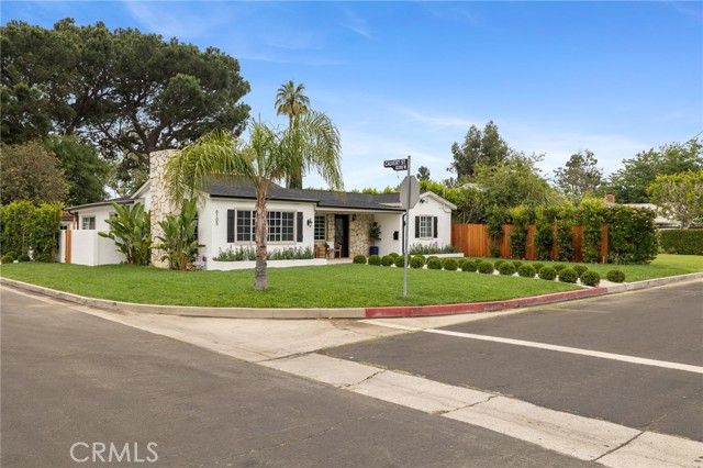 6105 Bellingham Avenue, North Hollywood CA: https://media.crmls.org/medias/1f684804-c2e6-49b3-a7e0-d5313d11695a.jpg