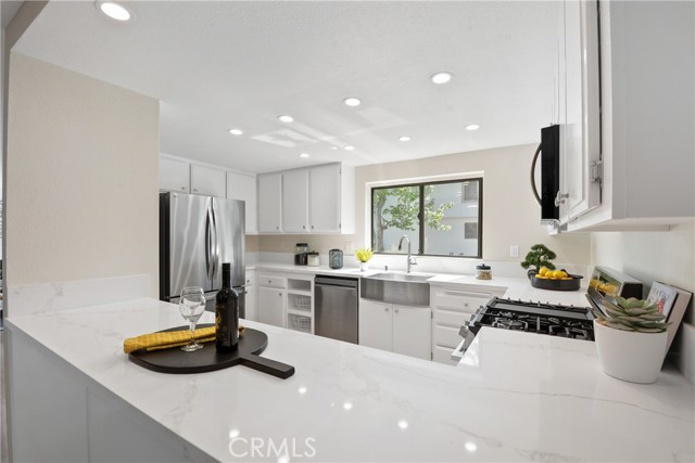 Detail Gallery Image 15 of 37 For 3618 W Estates a,  Rolling Hills Estates,  CA 90274 - 3 Beds | 2/1 Baths