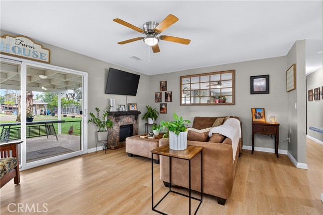 Detail Gallery Image 5 of 34 For 4100 Sierra, Norco,  CA 92860 - 3 Beds | 2 Baths