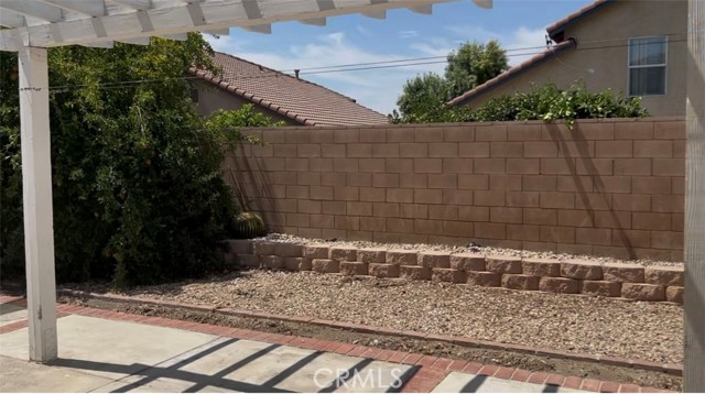 Detail Gallery Image 6 of 7 For 4202 Hidatsa St, Jurupa Valley,  CA 92509 - 4 Beds | 3 Baths