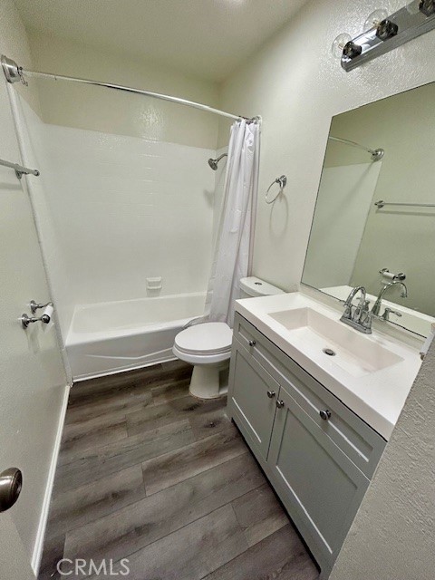 Image 11 of 15 For 68460 Kings Road E