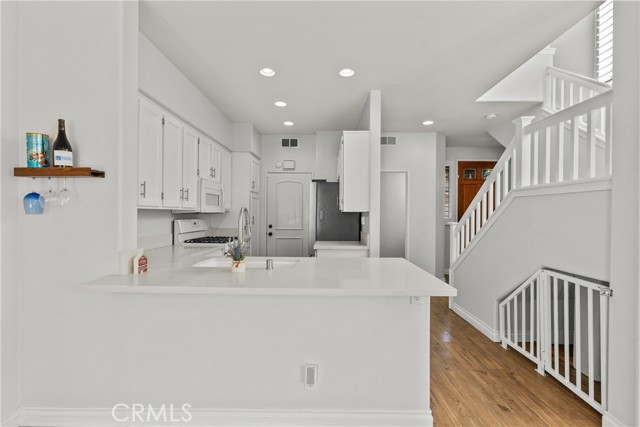 Detail Gallery Image 17 of 72 For 23147 Napa, Valencia,  CA 91354 - 2 Beds | 3 Baths