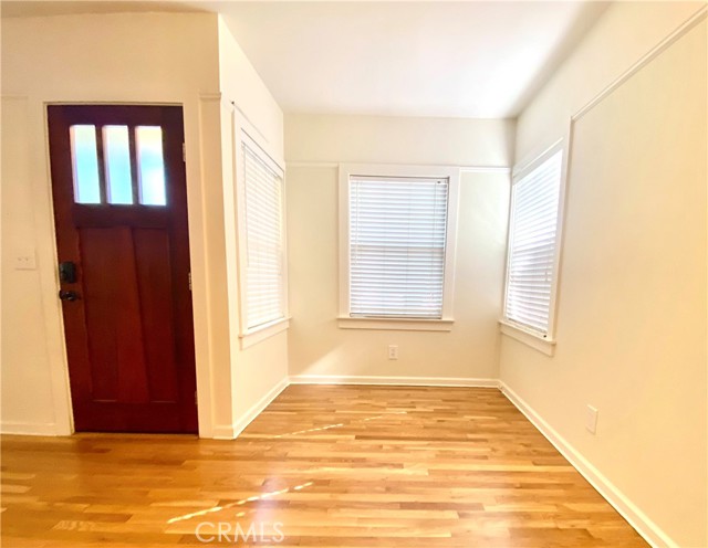 Detail Gallery Image 9 of 31 For 2433 Castro Way, Sacramento,  CA 95818 - 2 Beds | 2 Baths