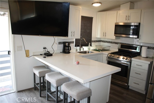 1900 Artesia Boulevard, Torrance CA: https://media.crmls.org/medias/1f6b6df3-1b82-47a6-8ac9-6293a1f6b47b.jpg