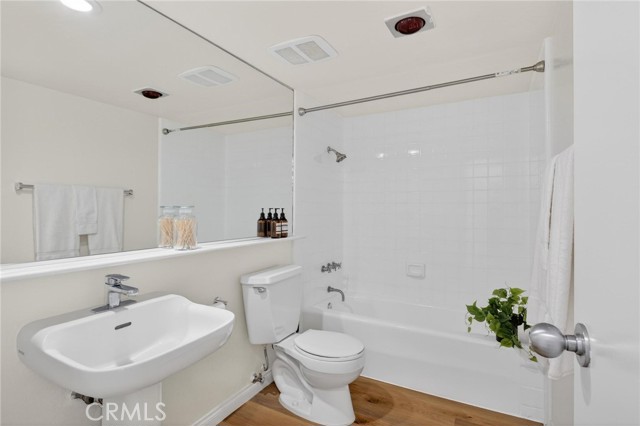 Detail Gallery Image 8 of 29 For 821 Bay St #C5,  Santa Monica,  CA 90405 - 2 Beds | 2 Baths