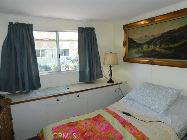 1001 S 3rd Street, Calimesa CA: https://media.crmls.org/medias/1f6c3028-6658-45f1-9afe-dfd87f65781d.jpg