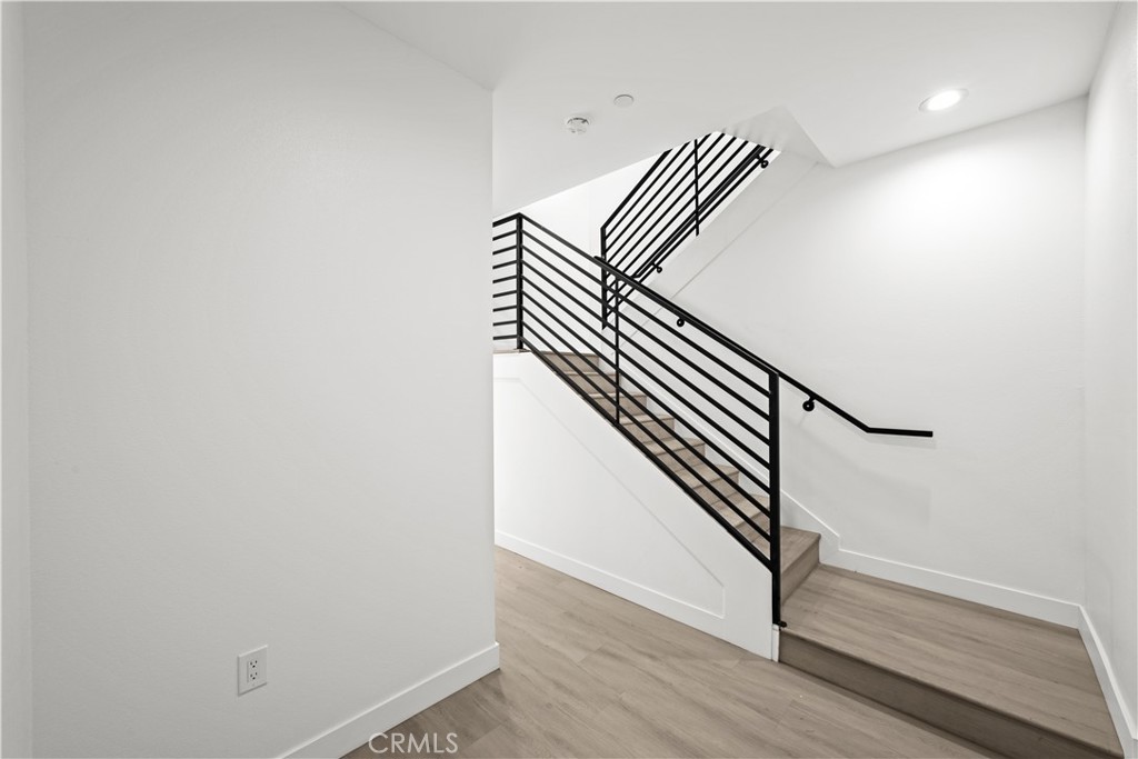 https://media.crmls.org/medias/1f6cc74f-56fa-40f6-95d5-4c2b189cc54f.jpg?preset=X-Large
