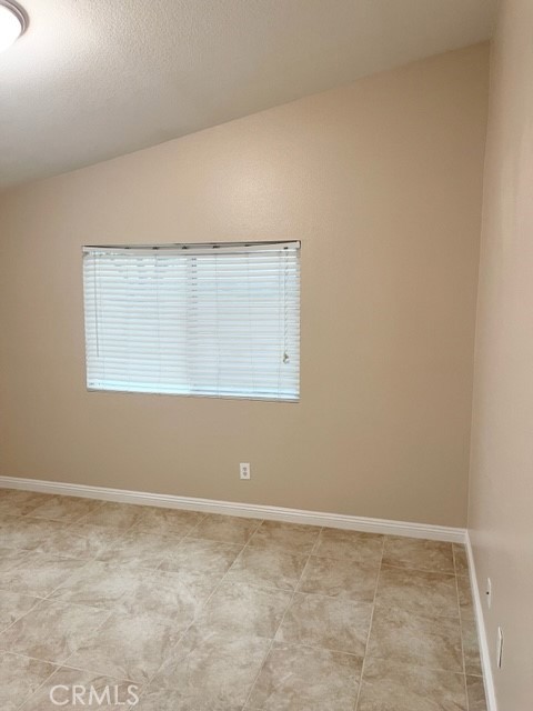 Detail Gallery Image 35 of 63 For 5220 Holstein Way, Jurupa Valley,  CA 92509 - 3 Beds | 2 Baths