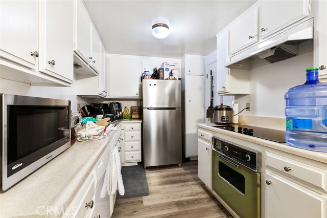 121 E Live Oak Street, San Gabriel CA: https://media.crmls.org/medias/1f6d1c91-5af0-44bd-9091-dca88867d6f1.jpg