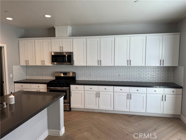 Detail Gallery Image 13 of 37 For 501 Villa Way, Colton,  CA 92324 - 3 Beds | 2/1 Baths