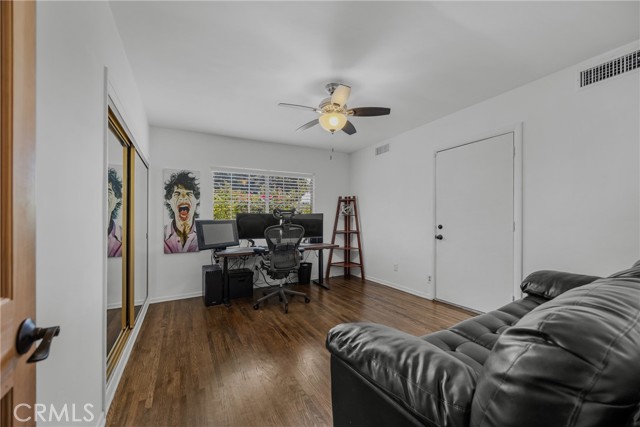 5834 Costello Avenue, Van Nuys CA: https://media.crmls.org/medias/1f6e64dd-27af-4058-b1d3-085dcb87ef17.jpg