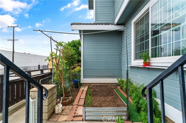 Detail Gallery Image 34 of 45 For 119 N Alhambra Ave #D,  Monterey Park,  CA 91755 - 3 Beds | 3 Baths