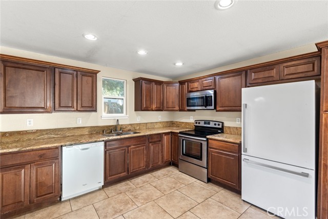 Detail Gallery Image 4 of 28 For 9364 Holland Ave, Durham,  CA 95938 - 3 Beds | 2 Baths