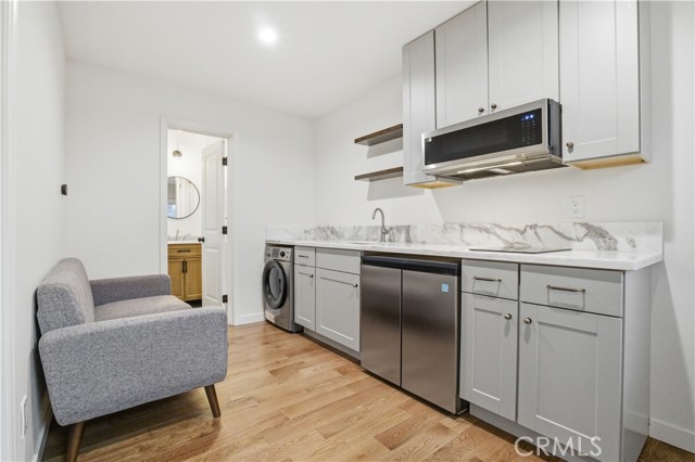 Detail Gallery Image 31 of 55 For 22121 Avenue Morelos, Woodland Hills,  CA 91364 - 3 Beds | 3 Baths