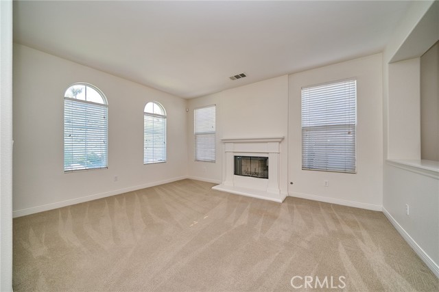 Detail Gallery Image 9 of 37 For 7 Volta Del Tintori St, Lake Elsinore,  CA 92532 - 5 Beds | 4/1 Baths