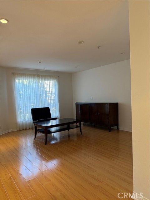 1131 Campbell Street, Glendale CA: https://media.crmls.org/medias/1f718e47-bd57-4abe-a1d8-2e8cbba705c8.jpg