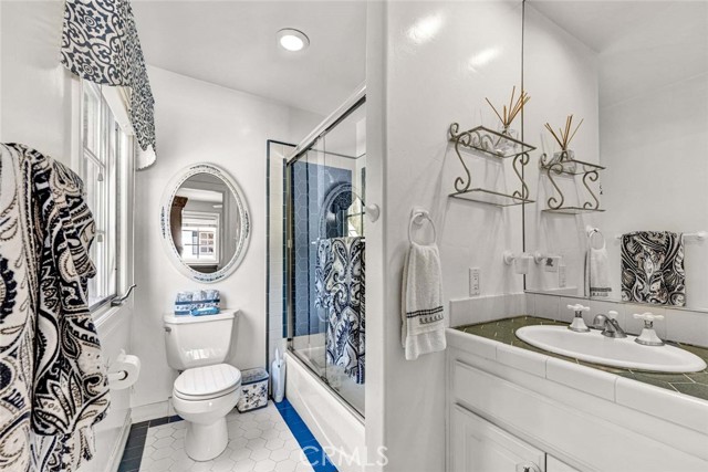 Detail Gallery Image 31 of 54 For 1532 Kensing Ln, North Tustin,  CA 92705 - 5 Beds | 6/2 Baths