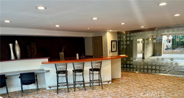 8889 Caminito Plaza Centro, San Diego CA: https://media.crmls.org/medias/1f71c5e6-847d-4f53-aec0-8861c25d2f6d.jpg