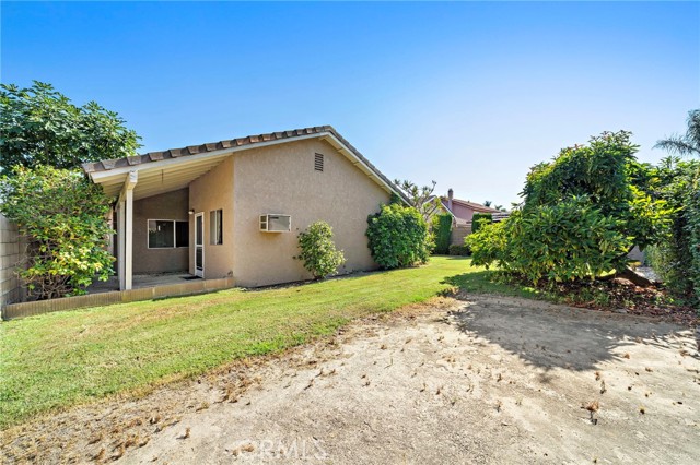 11551 Gladstone Circle, Fountain Valley CA: https://media.crmls.org/medias/1f723062-c4be-49ab-99ef-781e1fc6a245.jpg