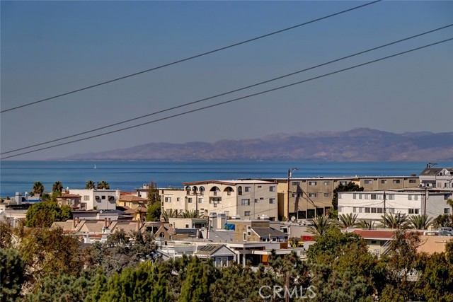 720 10th Street, Hermosa Beach, California 90254, 4 Bedrooms Bedrooms, ,3 BathroomsBathrooms,Residential,Sold,10th,SB21226543