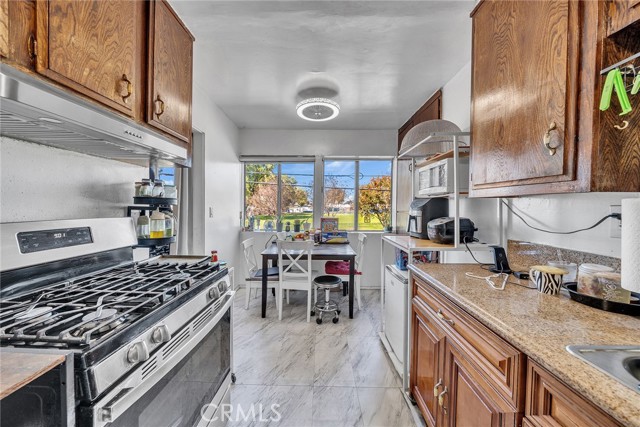 Detail Gallery Image 12 of 23 For 3000 Vineland Ave #10,  Baldwin Park,  CA 91706 - 2 Beds | 1 Baths