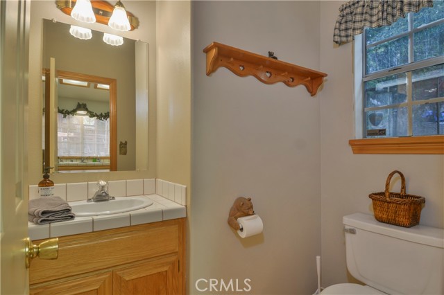 Detail Gallery Image 21 of 22 For 735 E Victoria Ct, Lake Arrowhead,  CA 92352 - 2 Beds | 1/1 Baths